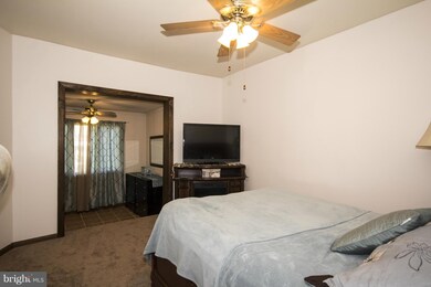 811 Norris Ln, Essex, MD 21221 - photo 3