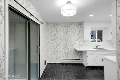 81 Lexington Ct, Red Bank, NJ 07701 - photo 5