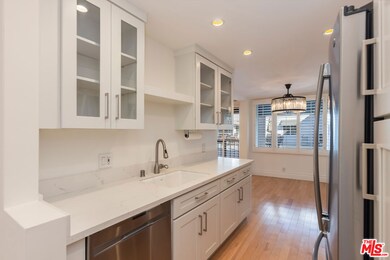 8535 W West Knoll Dr unit 109, West Hollywood, CA 90069 - photo 3