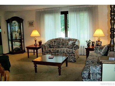 Living Room super spacious