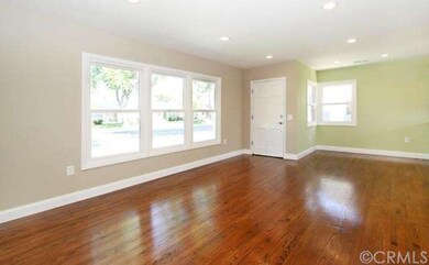 Spacious living room and dinning area with lots of