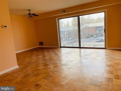 207 Erin Way unit 202, Reisterstown, MD 21136 - photo 3