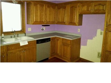 2nd view of Linden Kitchen