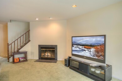 005_Living Room