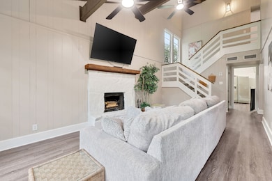 A second look at the living space reveals the mode