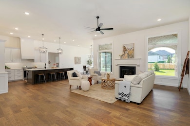 1525 Marlowe Ave, Springfield, MO 65802 - photo 7