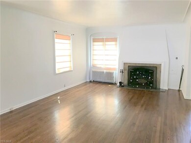3371 Superior Park Dr, Cleveland Heights, OH 44118 - photo 4