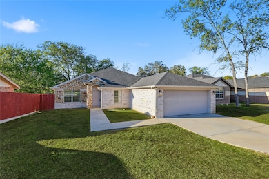 1445 Avenue A, Grand Prairie, TX 75051 - photo 3