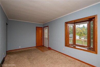 1321 E 33rd St, Des Moines, IA 50317 - photo 2