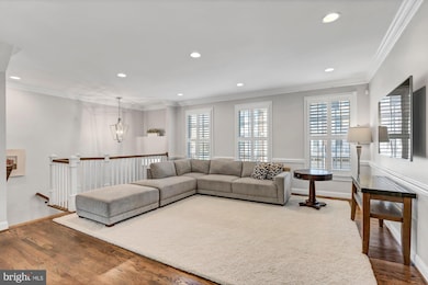 10667 Yorktown Ct, Fairfax, VA 22030 - photo 2