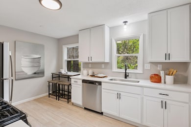 1122 6th St E, Saint Paul, MN 55106 - photo 7