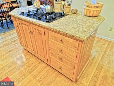 909 Walnut St, New Holland, PA 17557 - photo 6