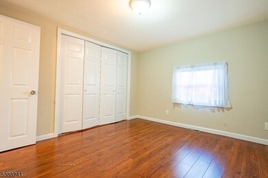 354 Maxim Dr, Hopatcong, NJ 07843 - photo 4