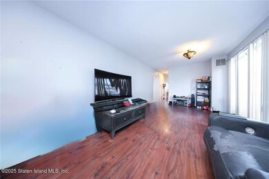 20 Buel Ave unit A, Staten Island, NY 10304 - photo 5