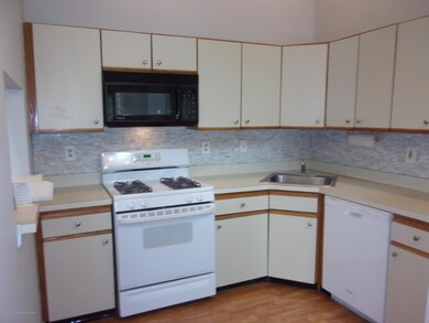 44 Players Cir unit F2, Tinton Falls, NJ 07724 - photo 7