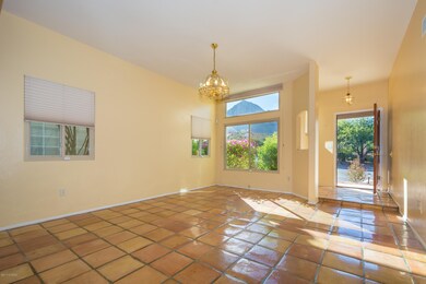 entry/living room