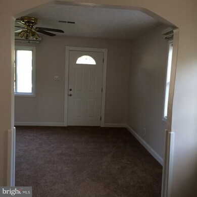 111 Courtney Dr, Manassas Park, VA 20111 - photo 5