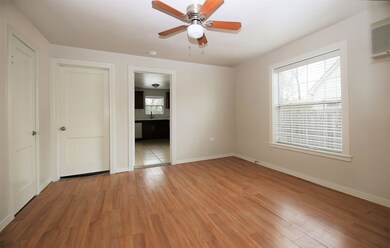 511 Caplin St, Houston, TX 77022 - photo 6