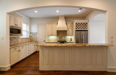 Updated kitchen / breakfast bar