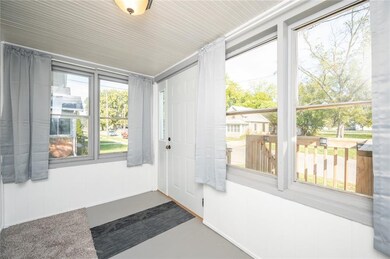 814 E 24th St, Des Moines, IA 50317 - photo 3