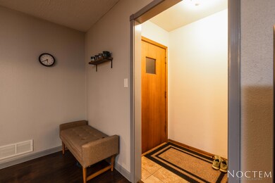 1110 N 1st St-5