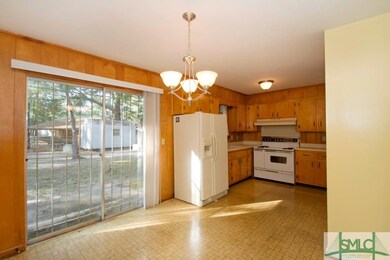 DINING ROOM/ KITCHEN