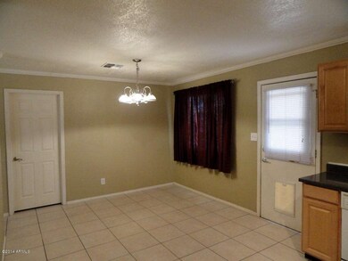 Kitchen Eating Area