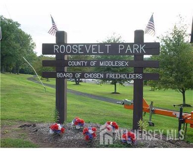 172 Evergreen Rd unit 15B, Edison, NJ 08837 - photo 5