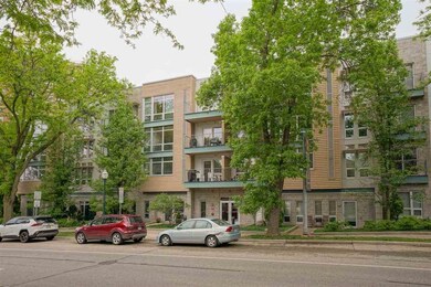 15 S Broom St unit 404, Madison, WI 53703 - photo 4