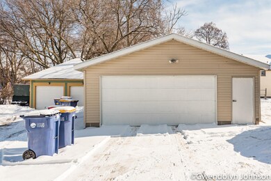 Sheldon Exterior Garage