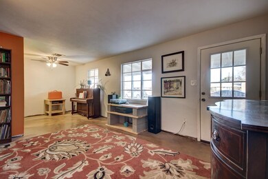 1339 W 1st St-5