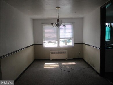 6862 Clover Ln, Upper Darby, PA 19082 - photo 3