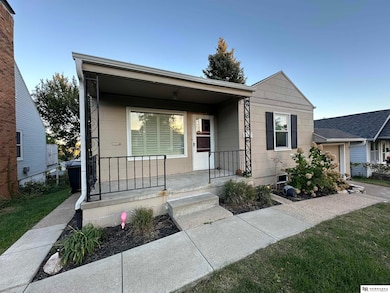 961 S 51st St, Omaha, NE 68106 - photo 2