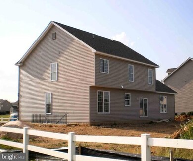 984 Shannon Dr N, Greencastle, PA 17225 - photo 2