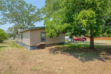 633 Newsom Rd, Azle, TX 76020 - photo 4