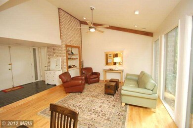 12001 Aintree Ln, Reston, VA 20191 - photo 5