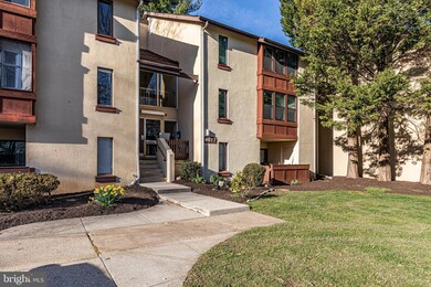 9627 Whiteacre Rd, Columbia, MD 21045 - photo 2