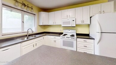 4210-N-Stevens-St-Kitchen (1)