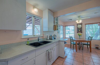 2214 Cambridge Kitchen (5)