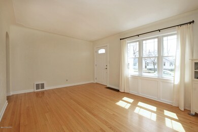 237 West 24th St-2