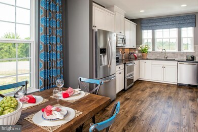 8200 Heritage Crossing Ct, Manassas, VA 20109 - photo 7