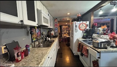 2184 Coronet St, Fort Myers, FL 33907 - photo 5