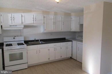 406 Bigley Ave, Halethorpe, MD 21227 - photo 3