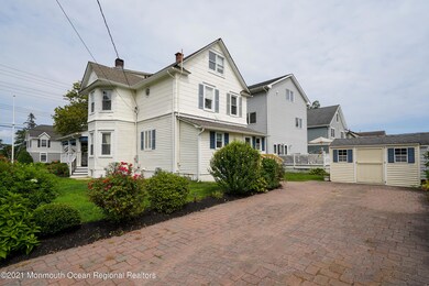 Driveway/rear yard