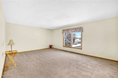 3622 Dotwood St NW, North Canton, OH 44720 - photo 4