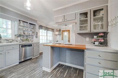 2021 Ashley Rd, Savannah, GA 31410 - photo 4