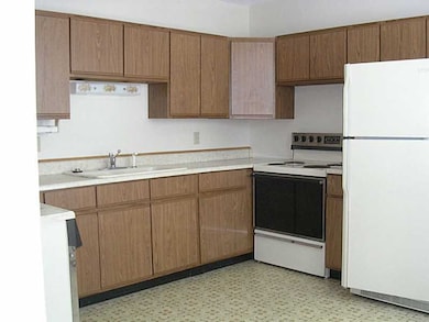 61 Hamilton St, Woonsocket, RI 02895 - photo 2