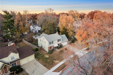 416 E 81st St, Kansas City, MO 64131 - photo 3