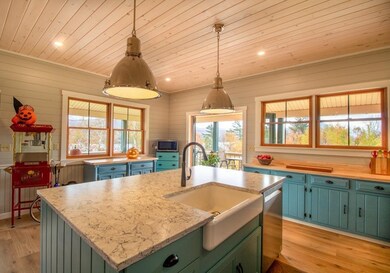 241 Red Fox Ln, Barton, VT 05822 - photo 6