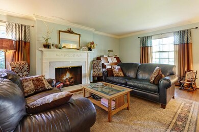 1140_Regency-Living room